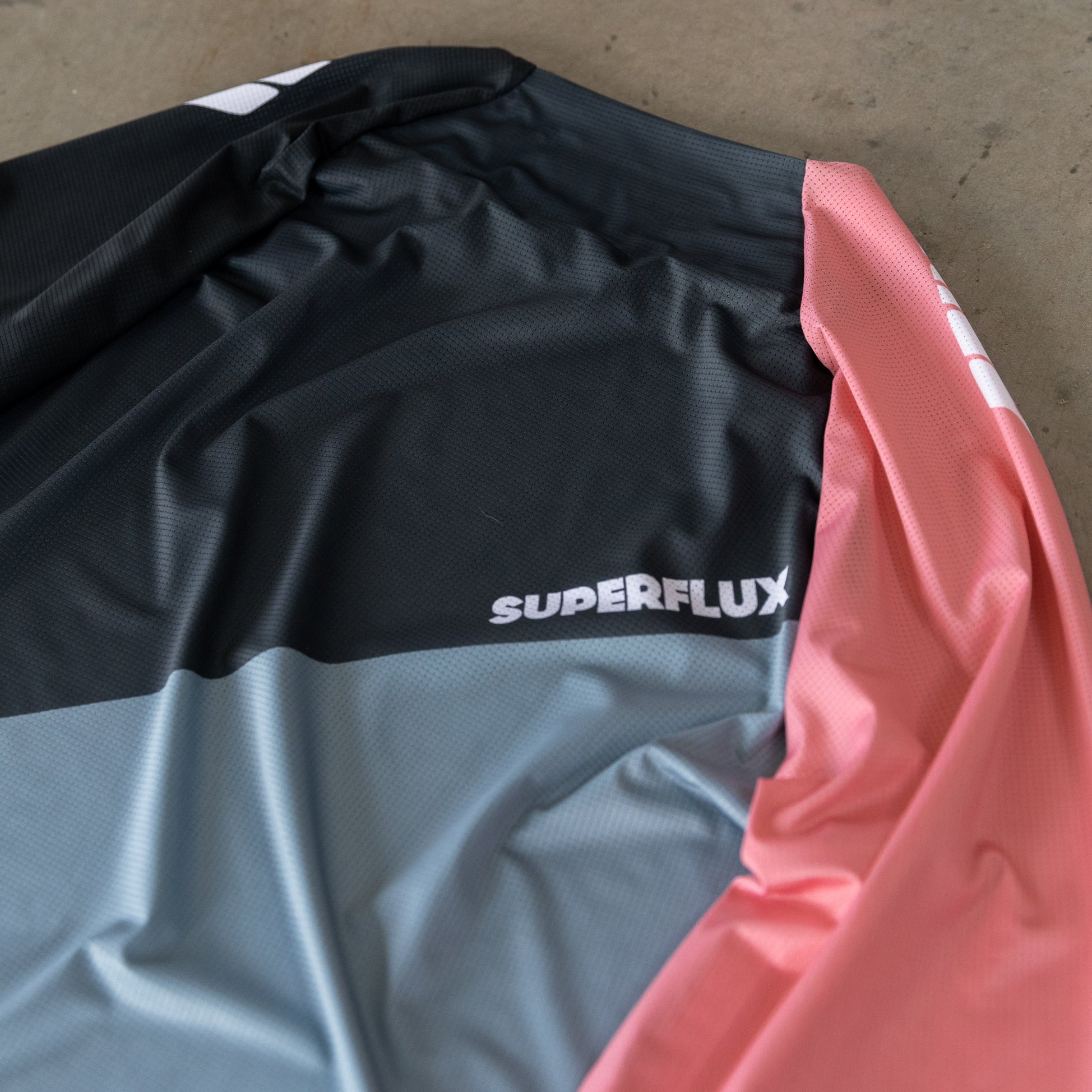 Quikstrike No. 70 - Superflux collab