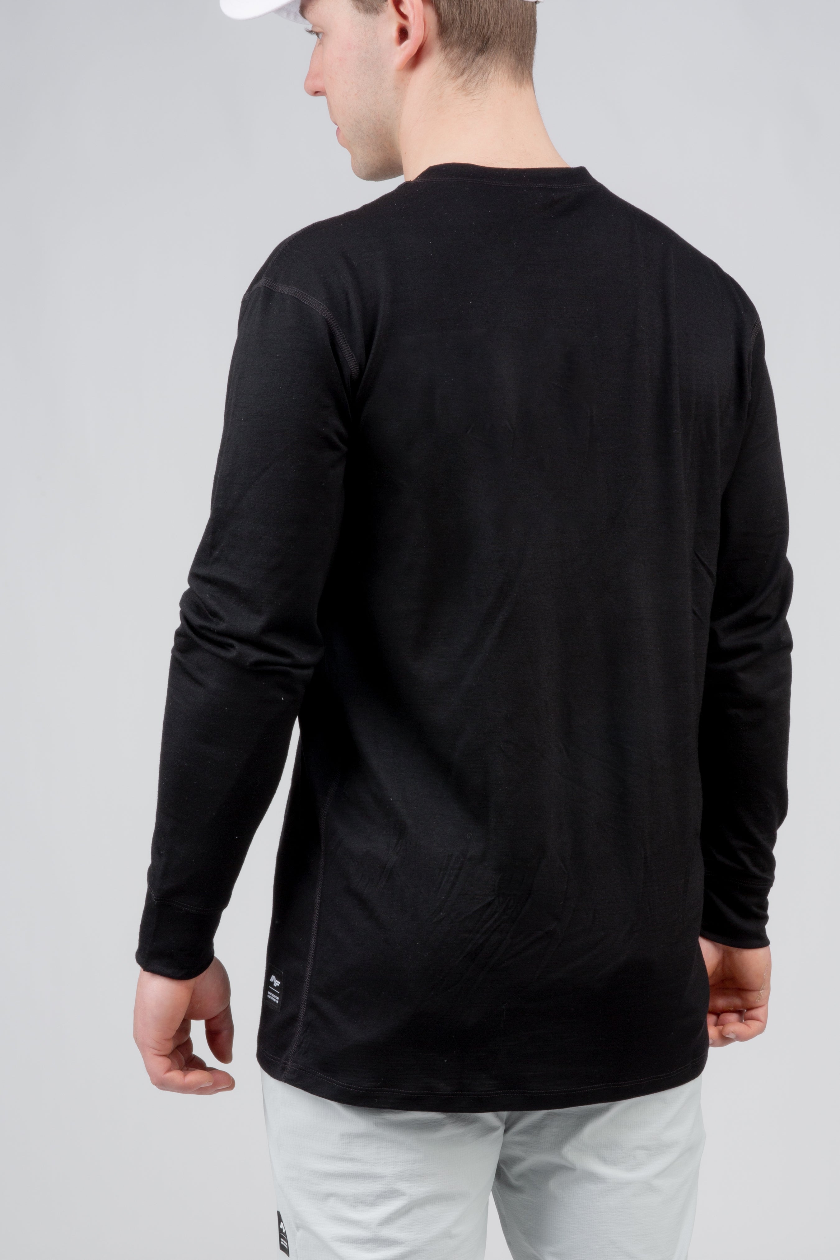 Super Fine 100% Merino Wool Long Sleeve Riding Tee - BLACK